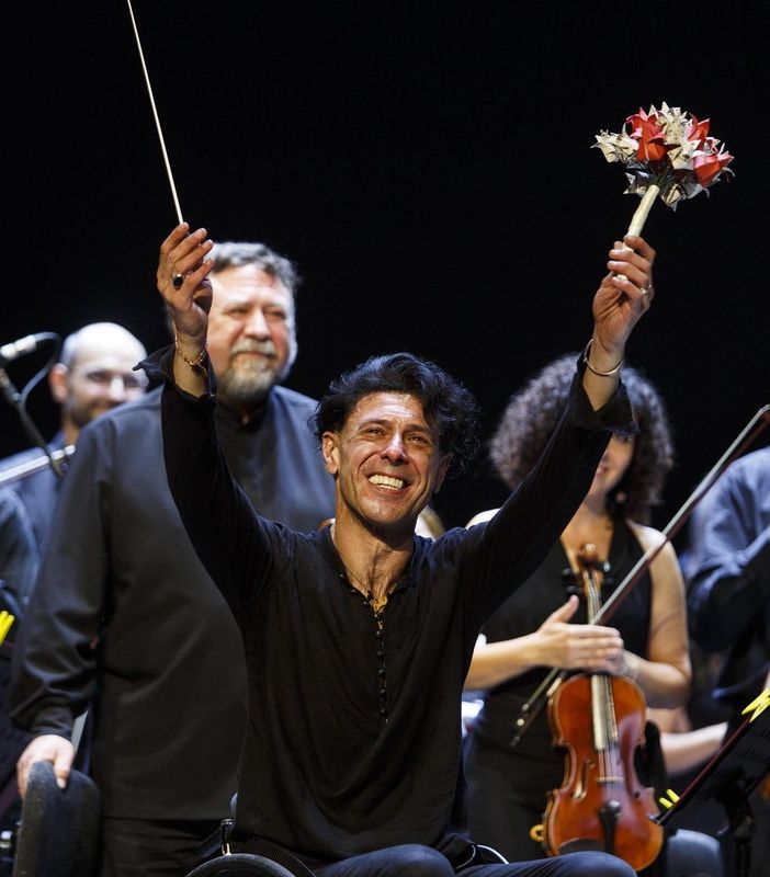 Torino ricorda Ezio Bosso: una mostra, laboratori e concerti per celebrare il Maestro