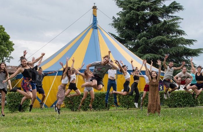 Torino fa un numero che lascia a bocca aperta: trasforma il circo contemporaneo in argomento di laurea