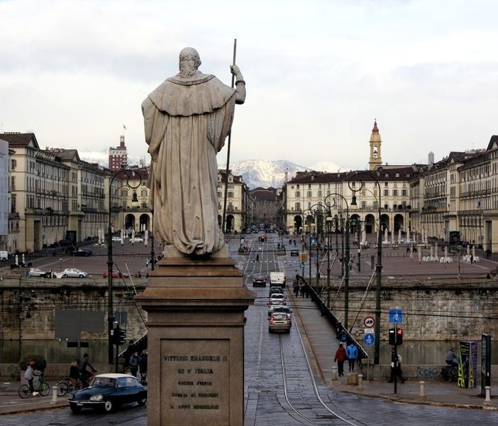 Notte Bianca in Gran Madre: da via Monferrato a via Romani, negozi aperti fino a mezzanotte