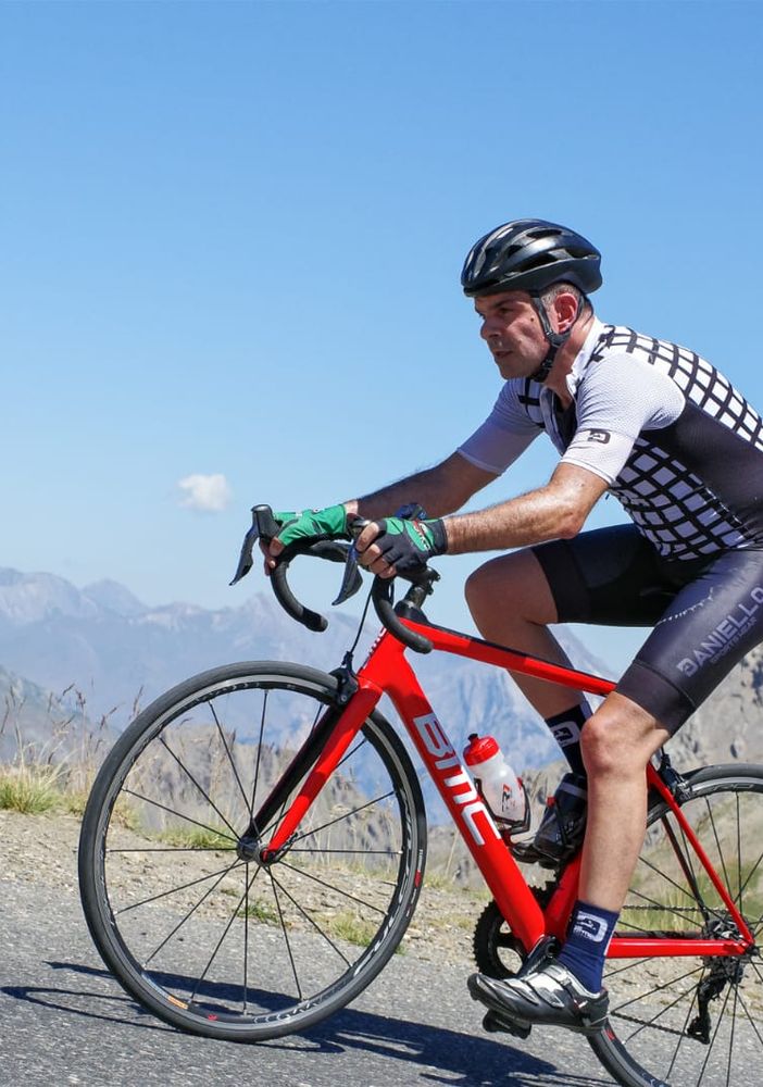 Da Torino a Sorrento in bici per la ricerca oncologica: sabato al via l'impresa del primario Massimo di Maio