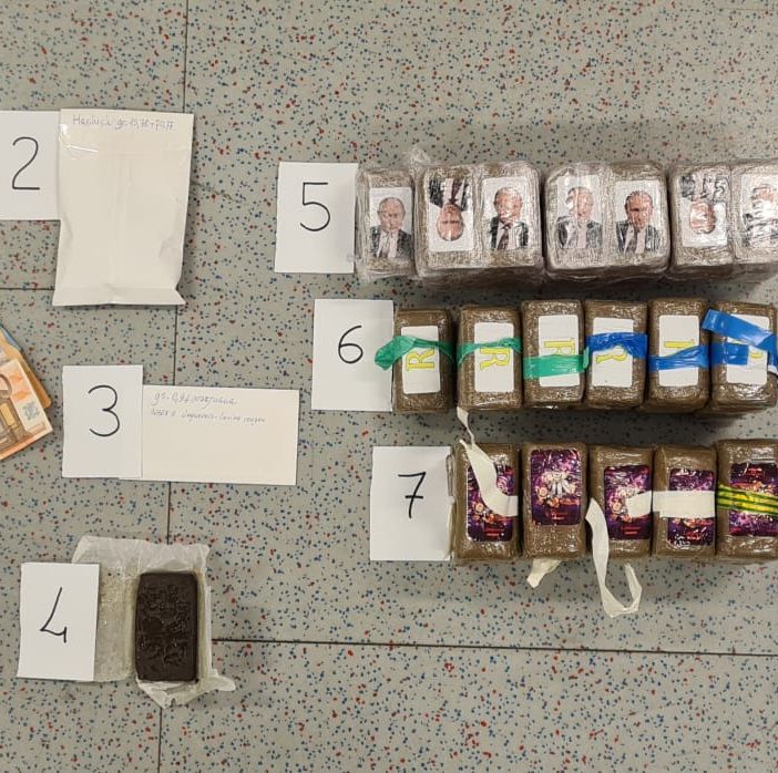 Aurora, trovati 9 kg di droga in una casa Atc occupata abusivamente