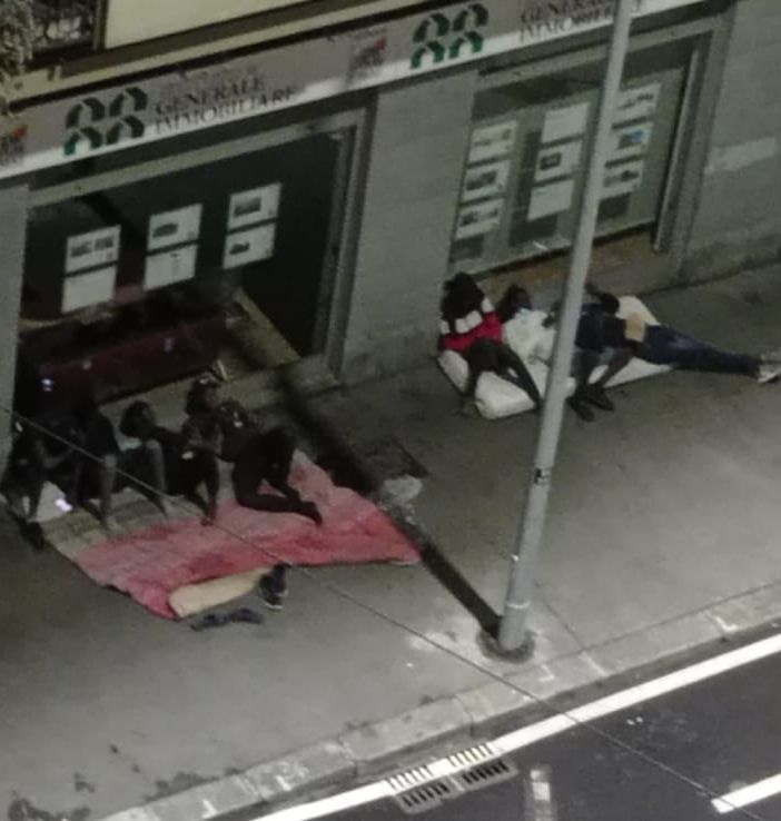 Spaccio e degrado a Nizza Millefonti, l'esasperazione dei cittadini: &quot;Ci vorrebbe l'esercito&quot;