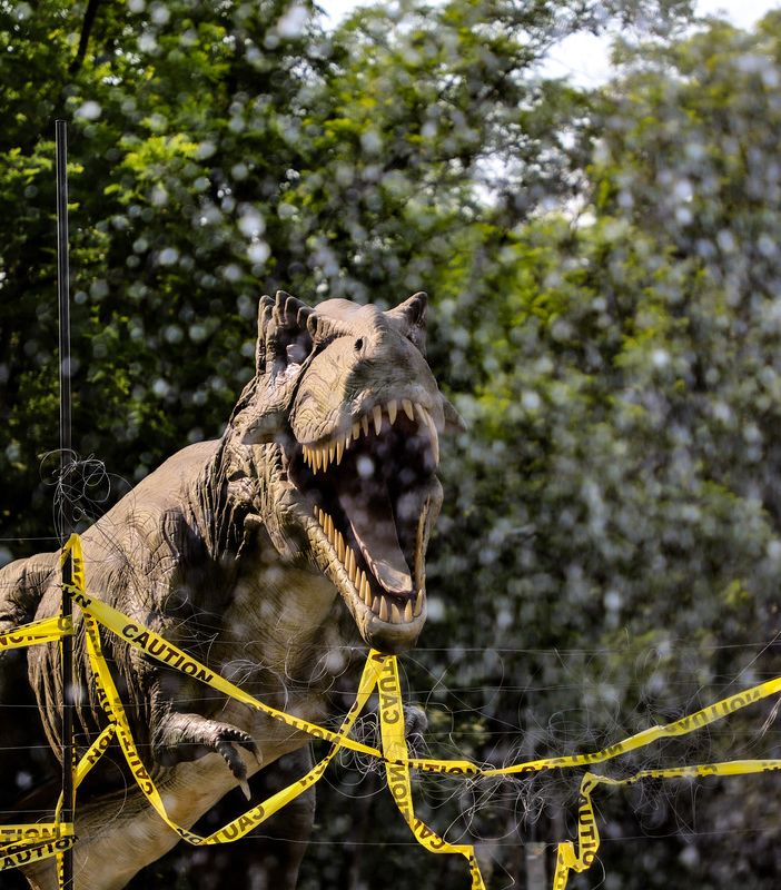 Il piazzale del Pala Vela come Jurassik Park: arriva la mostra Dinosaurs Live