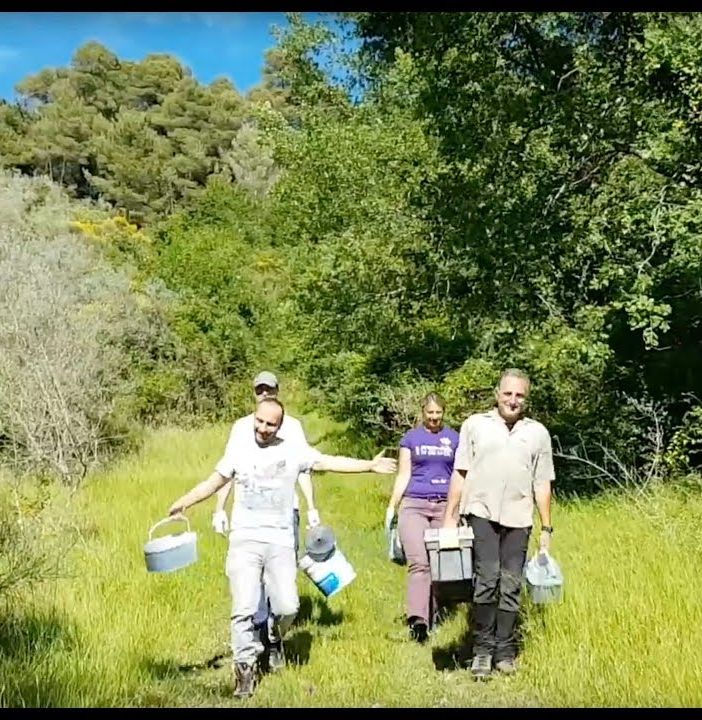 Terre in movimento, da Milano in Umbria 21 manager contadini per un giorno (VIDEO)