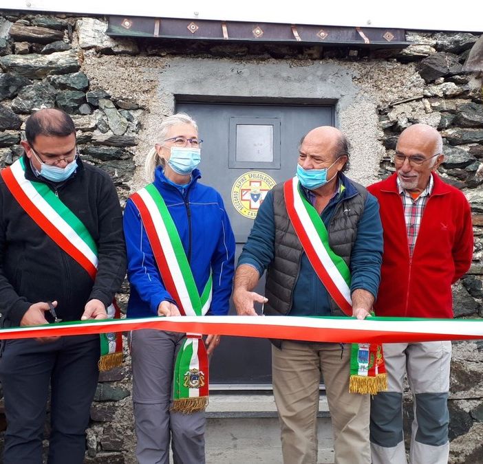 Inaugurato il bivacco Carmagnola a 2.840 metri sullo spartiacque tra Valle Maria e Val Varaita