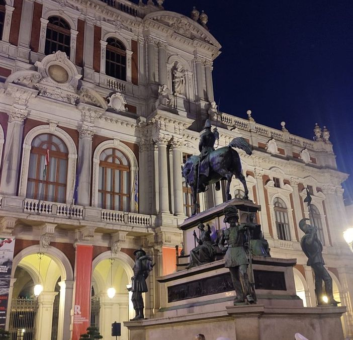 Luci d'artista al via con l'accensione di  &quot;Orizzonti&quot;, la nuova opera di Giovanni Anselmo [VIDEO]