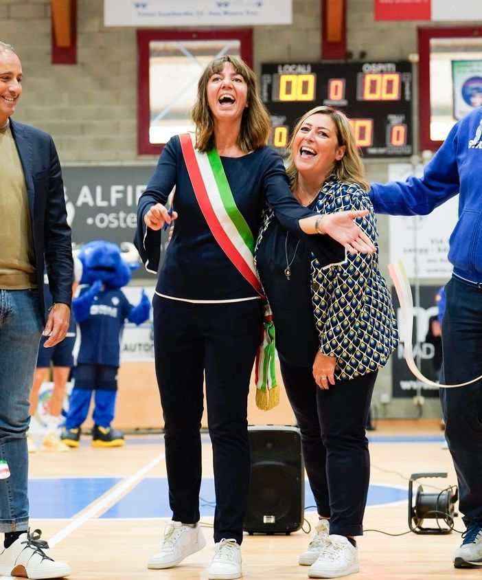 inaugurazione palestra con autorità