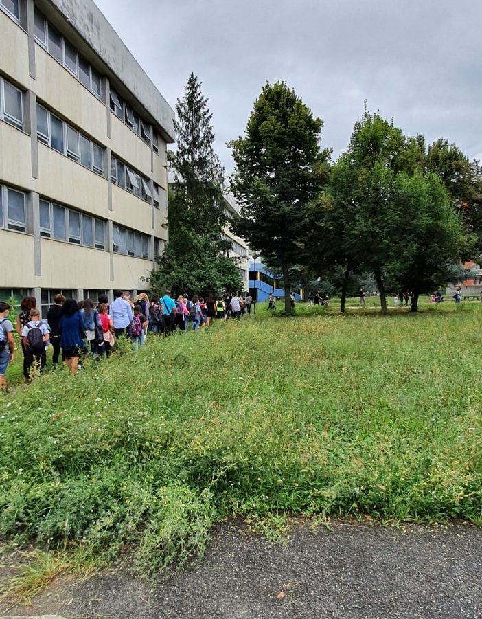 La campanella gioca d'anticipo: ripartono le lezioni della Corrado Alvaro di via Balla [FOTO]