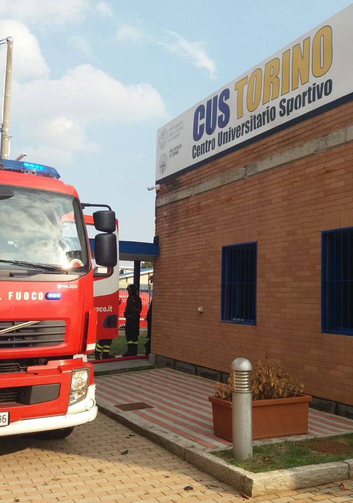 Fiamme al Cus Torino di via Artom: danneggiata la palestra, ma nessun ferito. D'Elicio: &quot;Avevamo appena ristrutturato&quot; (FOTO)
