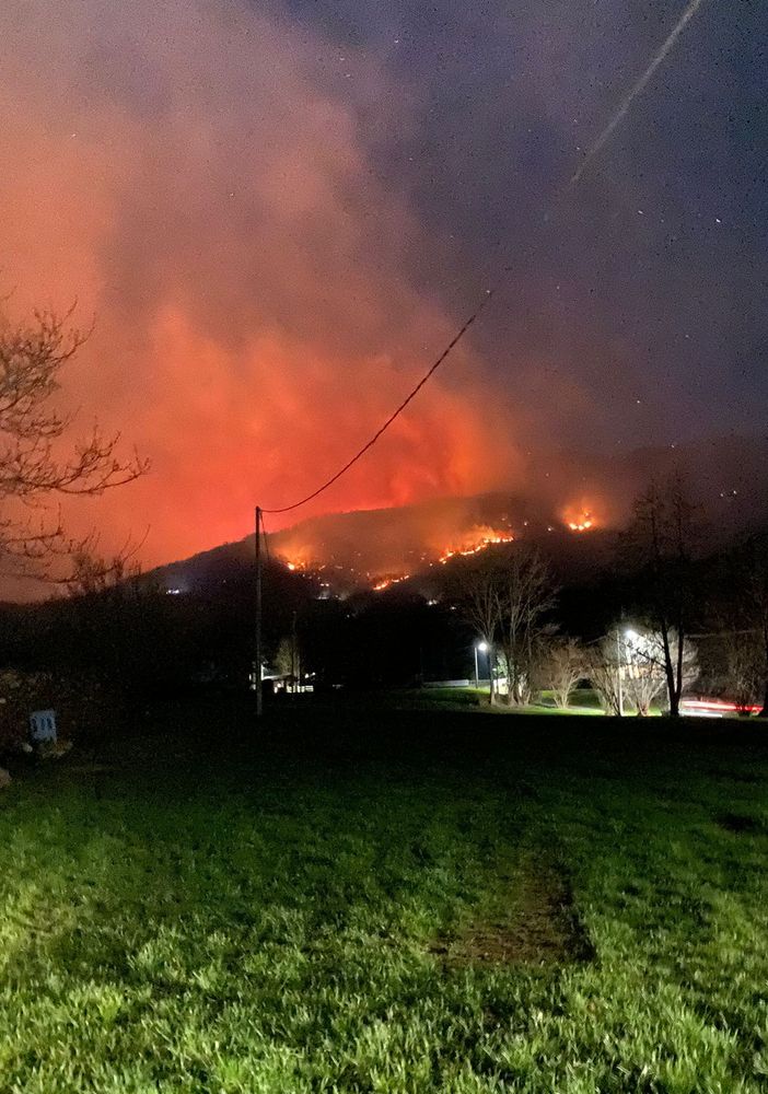 Incendio a Rueglio, in Valchiusella