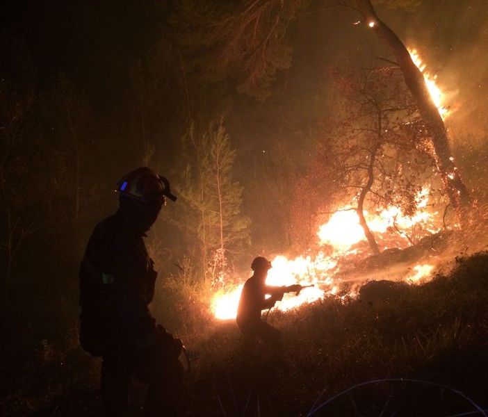 A fuoco i boschi della Valle Susa
