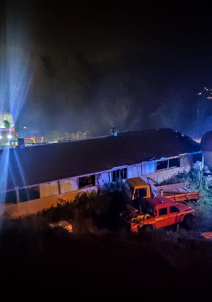 Intervento dei vigili del fuoco in notturna