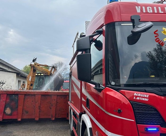 vigili del fuoco in azione