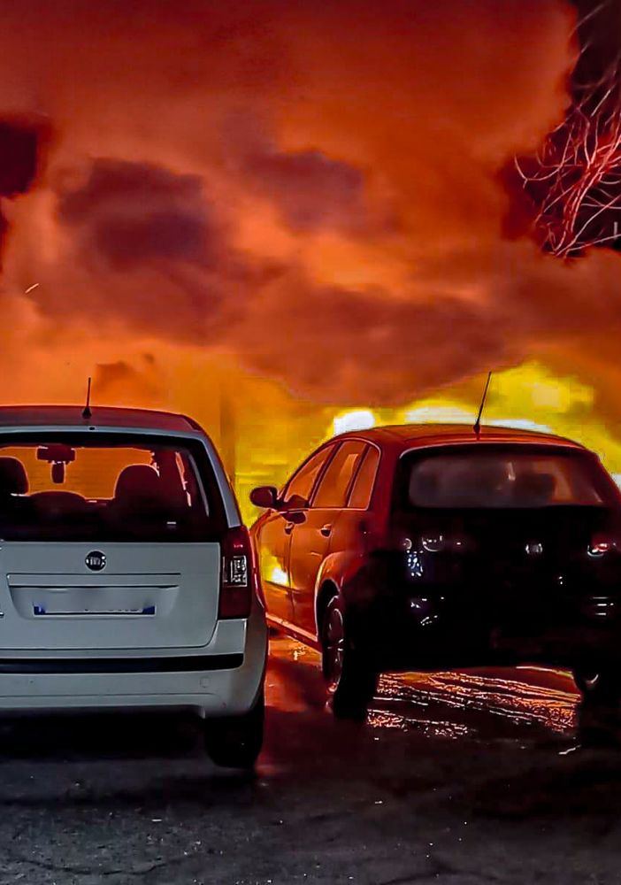 Maxi incendio di auto in Regio Parco: a fuoco sette mezzi. Atc: &quot;Situazione preoccupante&quot;  [FOTO E VIDEO]