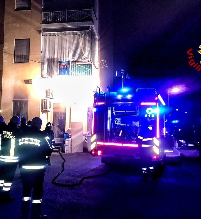 Rogo nella notte a Orbassano: brucia una pizzeria in strada Volvera