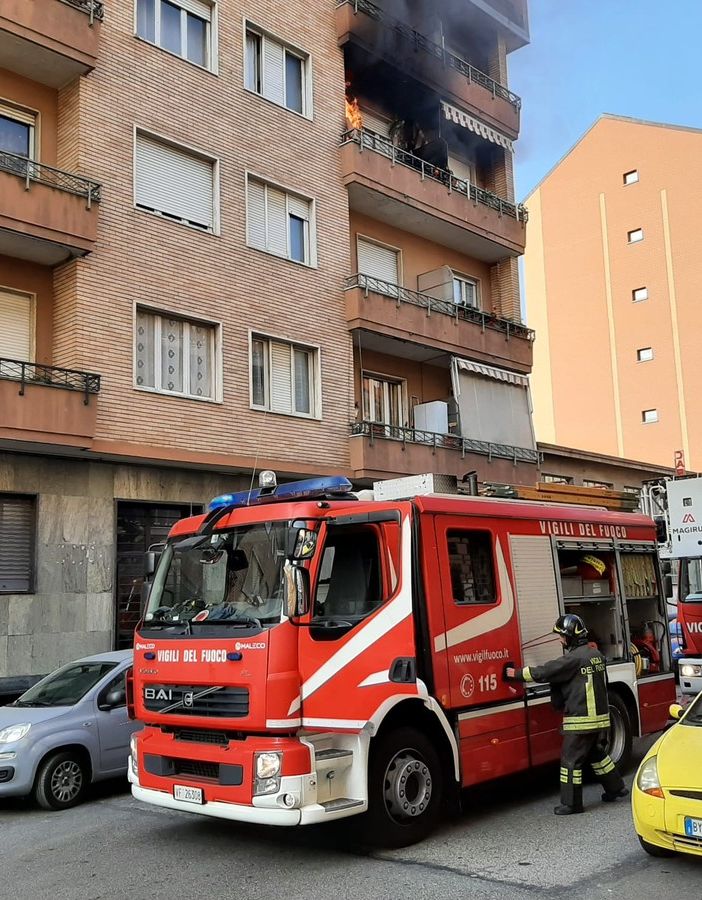 Incendio in via Colautti