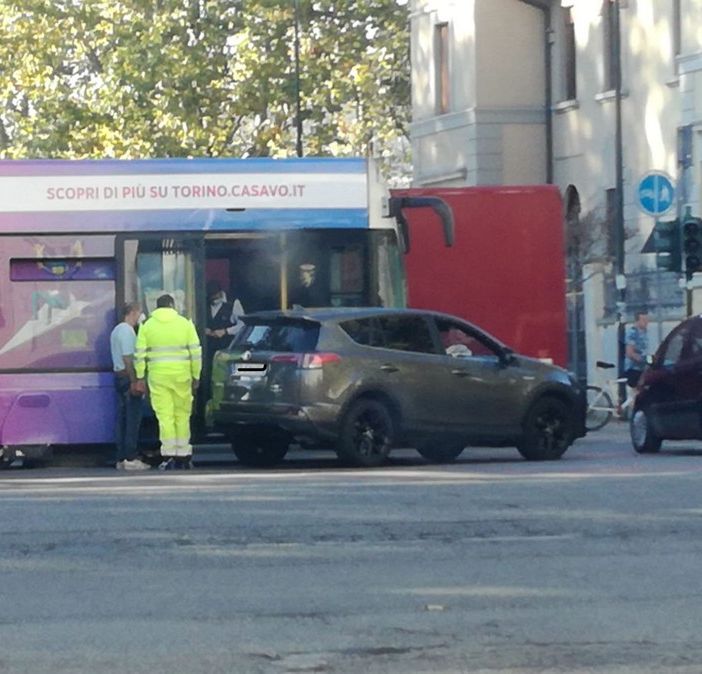 Incidente in corso Unione Sovietica, un'auto si scontra contro un tram