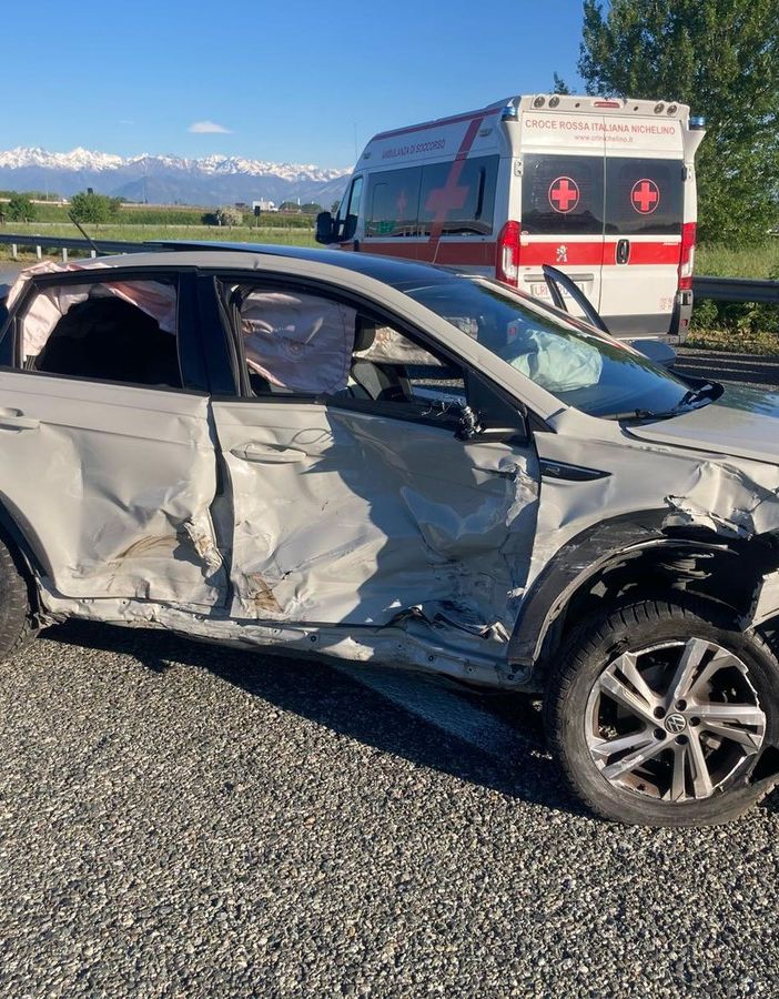 Incidente allo svincolo Bauducchi: sei persone ferite, traffico in tilt sulla tangenziale