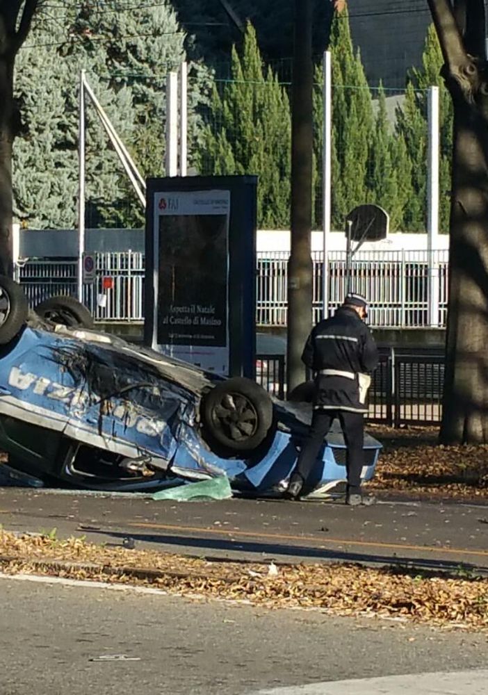 Incidente in corso Potenza a Torino tra vettura con giocatori della Juve Primavera e auto della Polizia (VIDEO)
