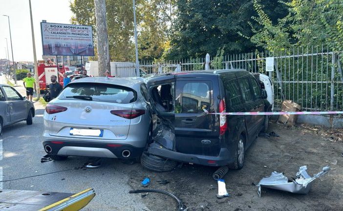 Bruttissimo incidente in strada Genova a Moncalieri