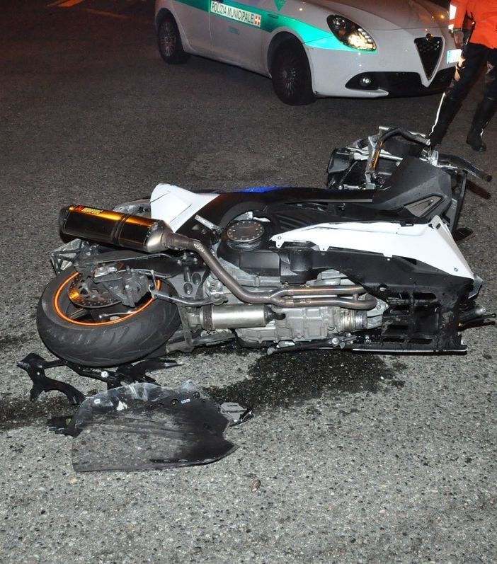 incidente auto-moto, foto d'archivio