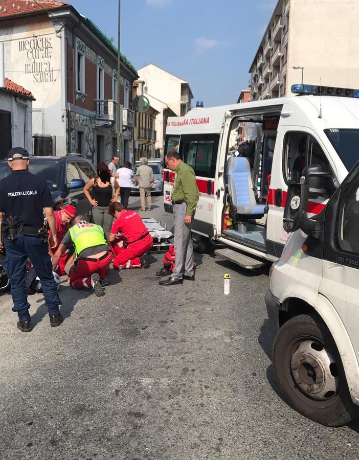 Scontro tra moto e autocarro nei pressi della stazione di Nichelino: centauro trasportato al Cto