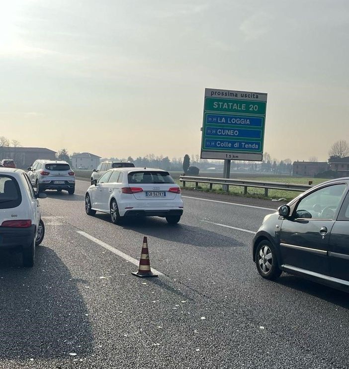 Tamponamento tra Debouchè e La Loggia, traffico paralizzato sulla tangenziale