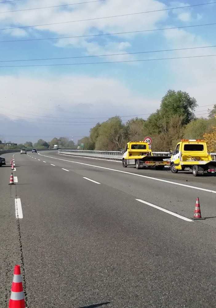 Incidente sulla tangenziale all'altezza dello svincolo di Stupinigi: tre auto coinvolte, due i feriti
