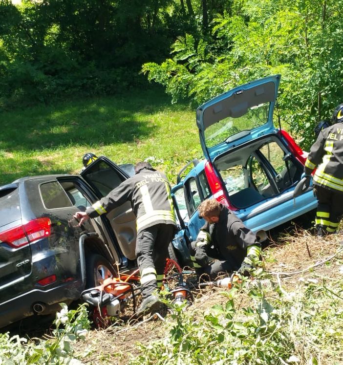 Brutto incidente all'ingresso di Venaria: due donne ferite, una muore in serata