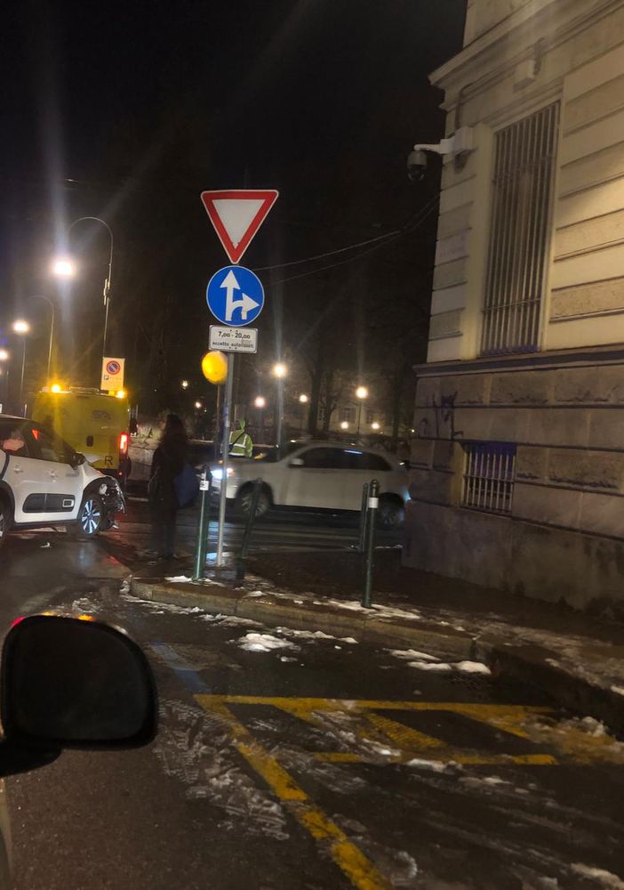 incidente via accademia albertina