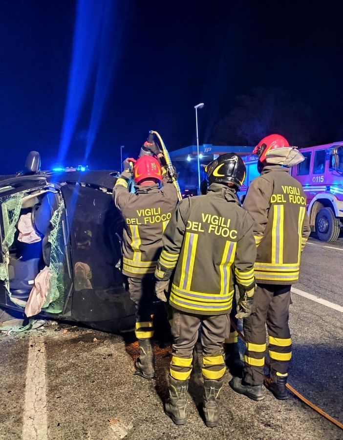 vigili del fuoco in azione