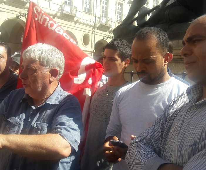 Lavoratori del Centro Agroalimentare di Torino in protesta davanti al Comune:&quot;Sta tornado lo sfruttamento&quot;