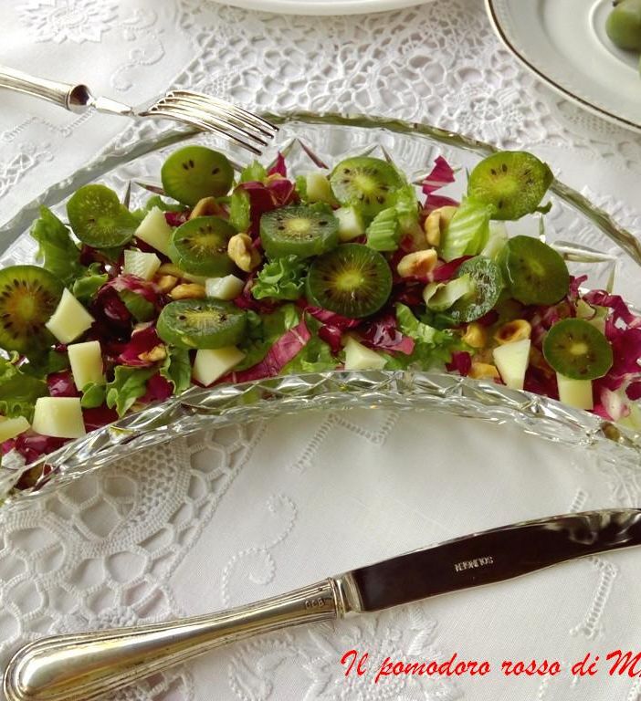 Mercoledì Veg: insalatina di nergi, pecorino sardo e nocciole