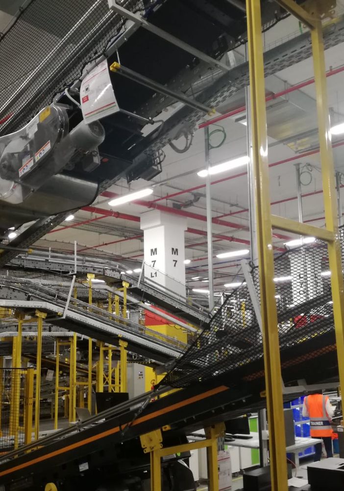 stabilimento Amazon di Torrazza Piemonte