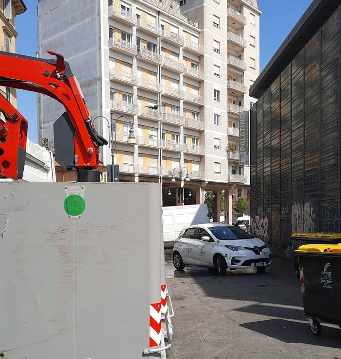 Porta Palazzo, nuova isola ecologica dietro al Mercato Centrale: “Risposta alle lamentele dei residenti”
