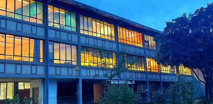 La &quot;Cairoli&quot; cambia look. 2 milioni per rifare impianti, luci e tetto della scuola