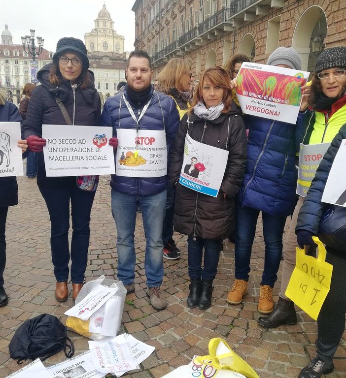 Italiaonline: dipendenti davanti alla prefettura mentre si tiene il vertice al Mise