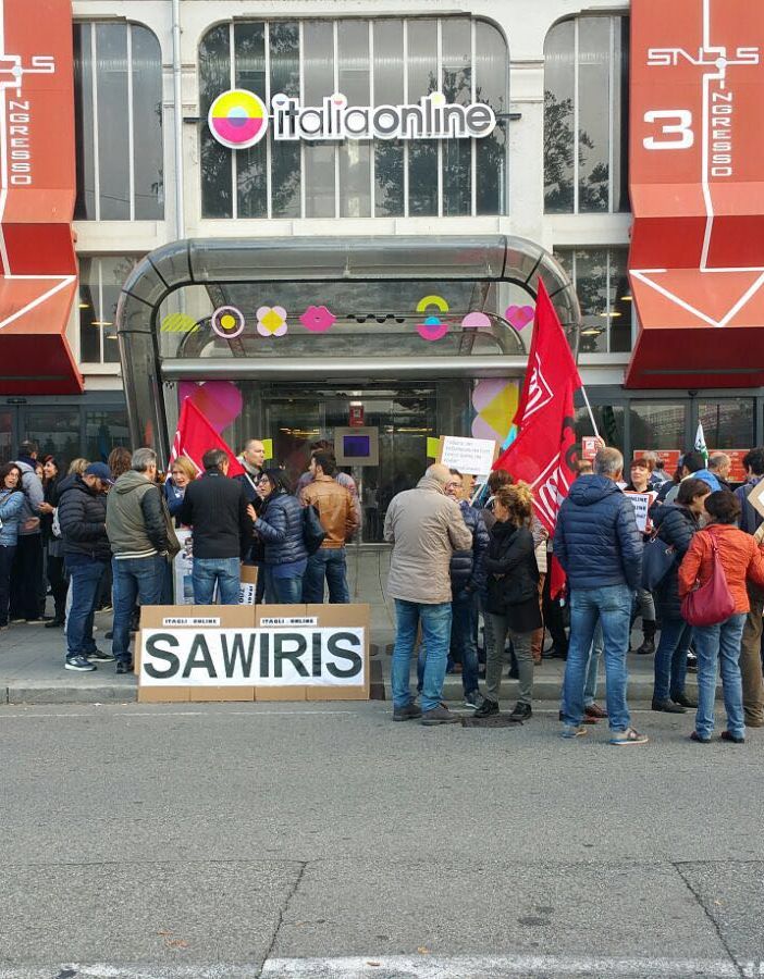Massiccia adesione stamattina allo sciopero e al presidio dei lavoratori di Italiaonline