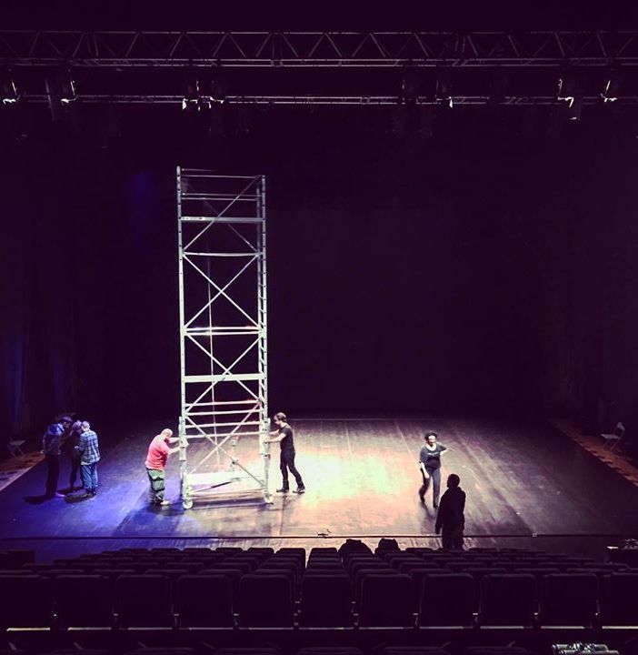 Stasera va in scena “JobAct”, il teatro che aiuta i giovani a cercare lavoro