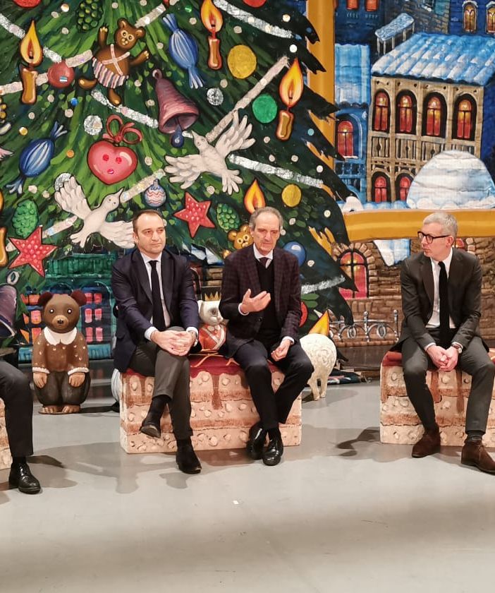 Il sindaco Lo Russo, il sovrintendente Jouvin e i vertici di reale Mutua sul palco del Teatro Regio, allestito per le repliche di &quot;Lo Schiaccianoci&quot;