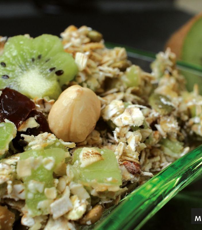 I mercoledì Veg di Ortofruit, oggi prepariamo il muesli di Kiwi. Ecco la ricetta