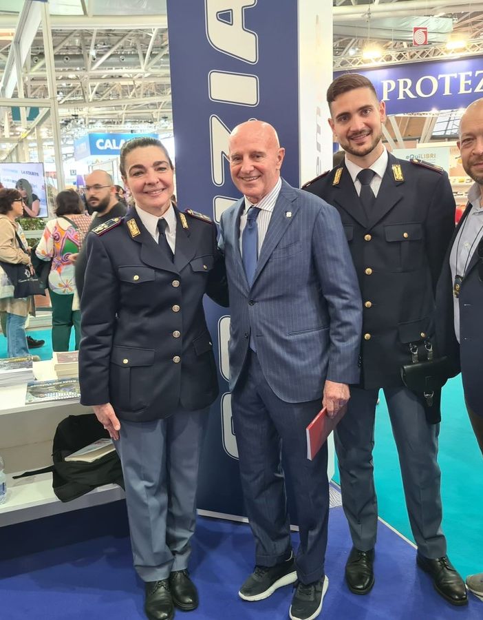 Arrigo Sacchi ospite dello stand della Polizia al Salone
