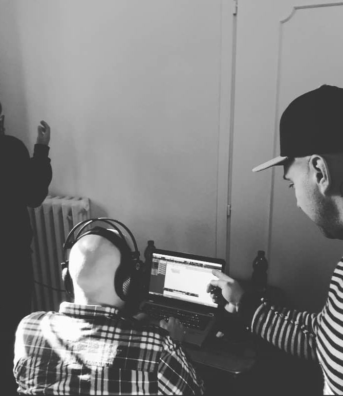 Mirafiori torna a parlare in rima: i ragazzi del quartiere a lezione di rap
