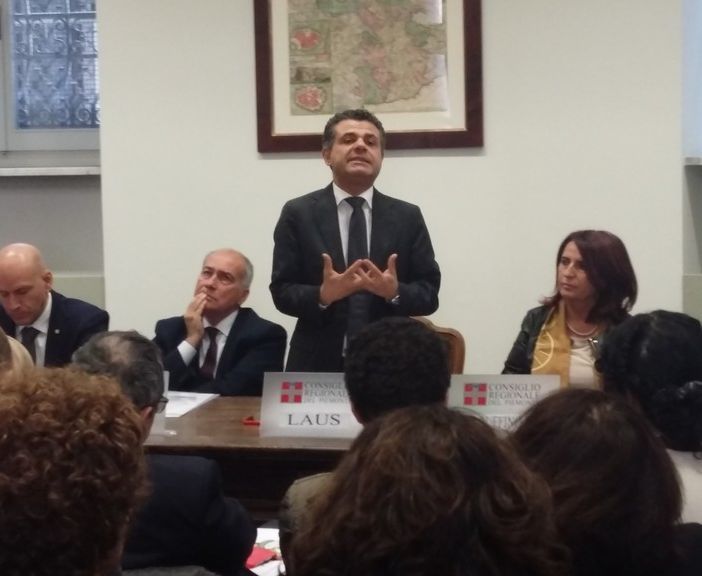 Show di Laus a Torino: “Candidarmi al Senato, perché no?”. Poi ironizza: “Ma c'è Chiamparino che insiste: prendi il posto mio!” (VIDEO)