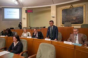Anziani legati nei luoghi di cura, un convegno a Torino per affrontare il tema