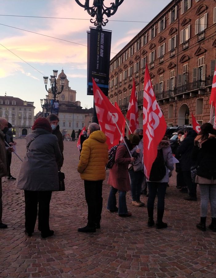 Scuola, la protesta di insegnanti e collaboratori precari: “Assunti per l'emergenza Covid, ma non siamo pagati” [VIDEO]
