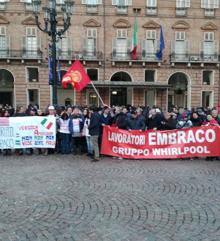 Embraco, sindacati: &quot;Il ministro non se ne andrà da Torino senza un accordo&quot; (FOTO E VIDEO)