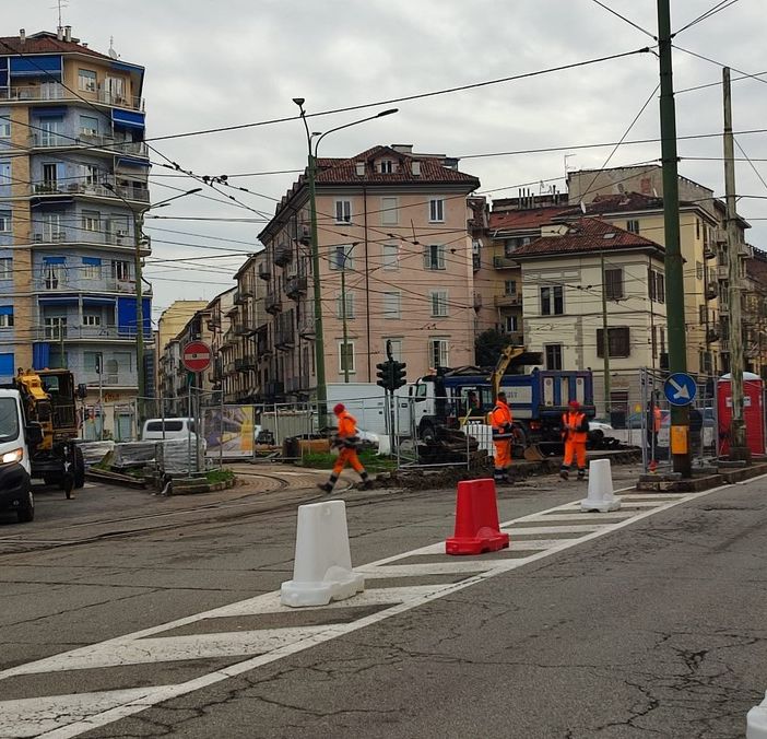 Vanchiglietta: lavori sui binari del tram, chiuso un tratto di corsia in corso Belgio