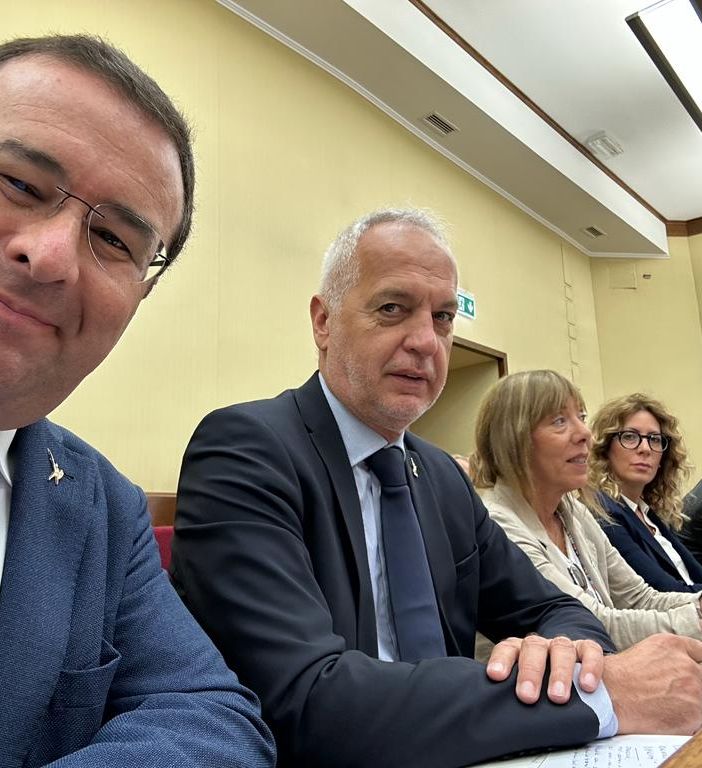 Esponenti della Lega al tavolo