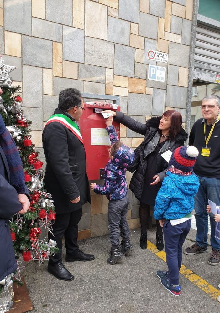 A Rondissone gli alunni della primaria ''Collodi'' scrivono a Babbo Natale